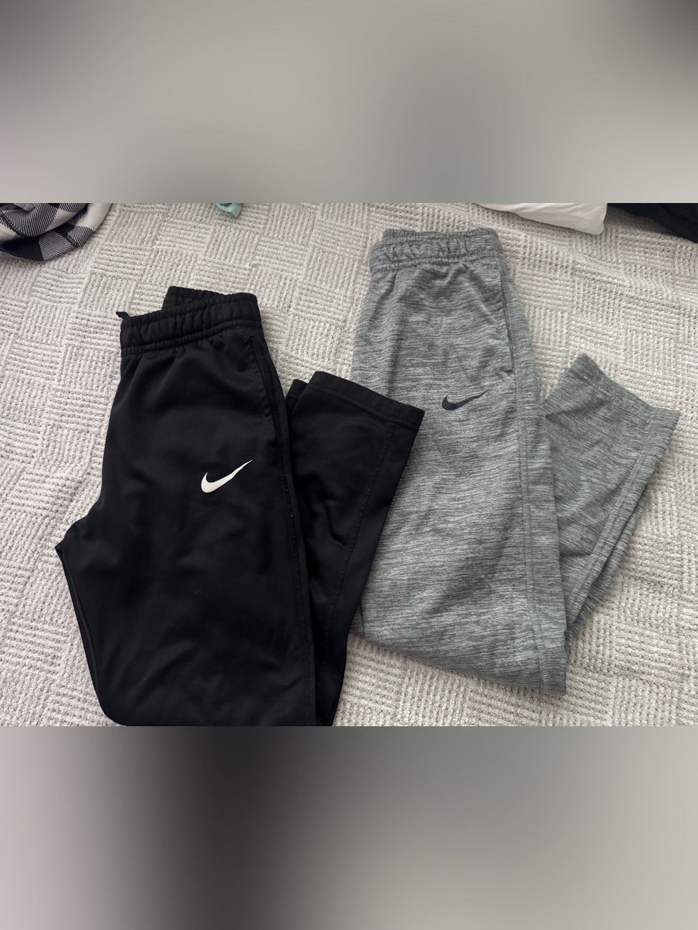 2 Nike Kids Sweatpants